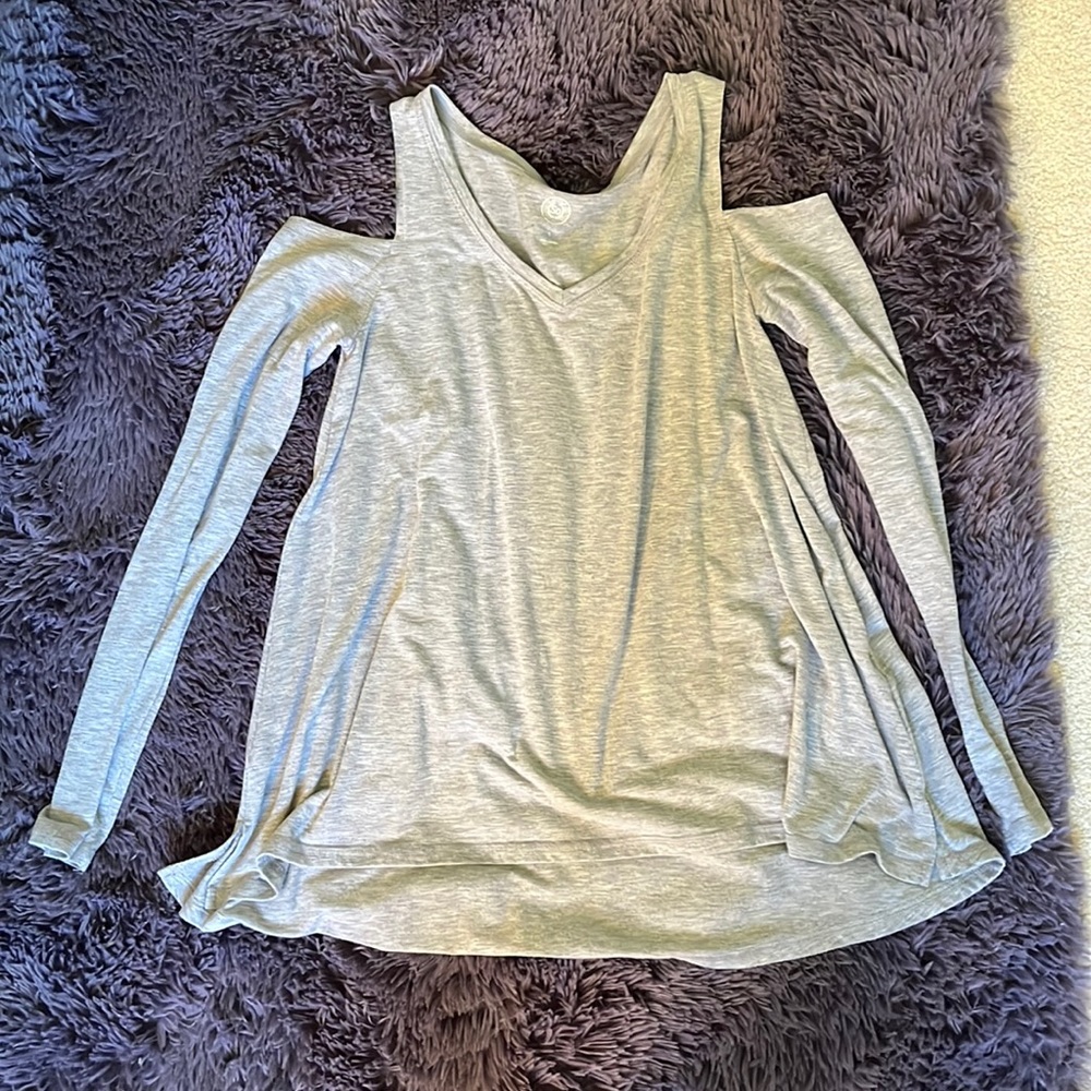 Women’s off the shoulder / no shoulder grey long sleeve tshirt, size S